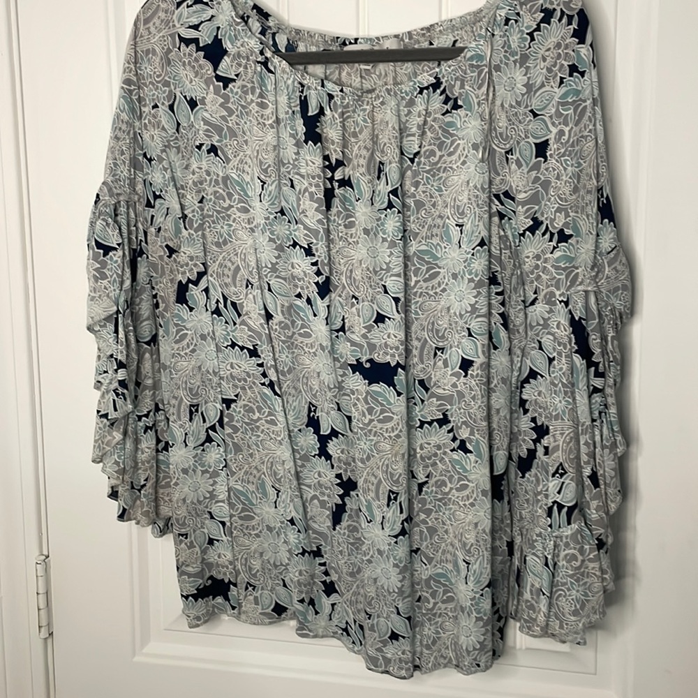 Bell sleeve blouse